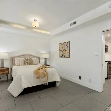 Image 5 - Rossmore & Rosewood, North Rossmore Avenue, Los Angeles, CA 90038, USA - Apartment for rent