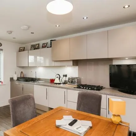 Image 3 - 14 Hastings Grange, Sheffield, S7 2HJ, United Kingdom - Duplex for rent