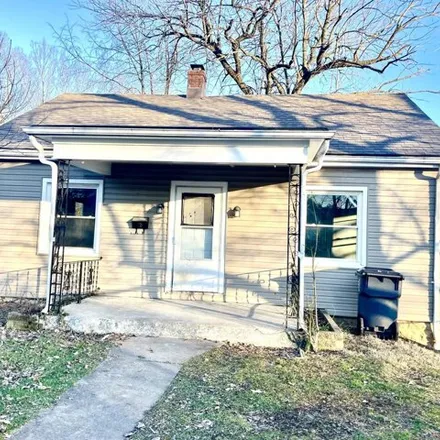 Rent this 3 bed house on 120 Clyde Street in Lexington, KY 40508