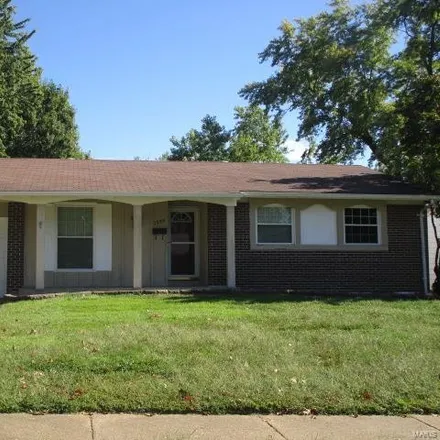 Buy this 3 bed house on 1555 Oliveto Lane in Hazelwood, MO 63042