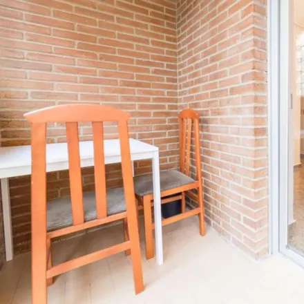 Rent this 5 bed room on Carrer de Ruben Darío in 18, 46021 Valencia