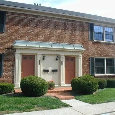 Rent this 3 bed condo on 14 Buckingham Drive in Evansville, IN 47715