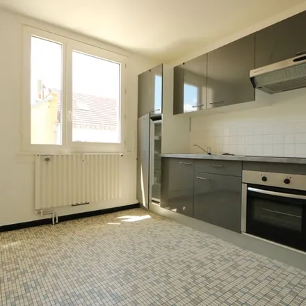 Rent this 2 bed apartment on unnamed road in 76600 Le Havre, France