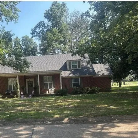 Buy this 4 bed house on 3 Country Club Road in Newport, AR 72112