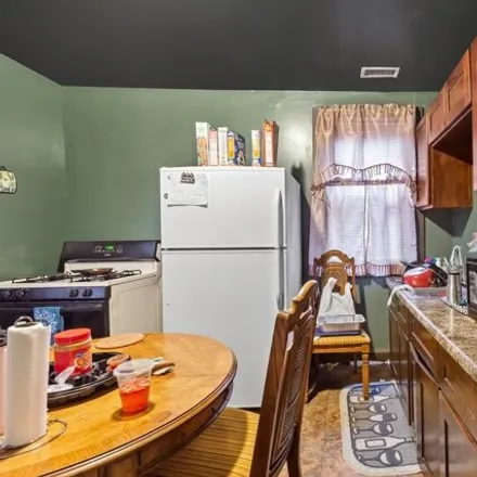 Image 8 - 8807 South Lowe Avenue, Chicago, IL 60620, USA - House for sale