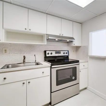 Buy this 1 bed condo on 1540 Meridian Avenue in Miami Beach, FL 33139