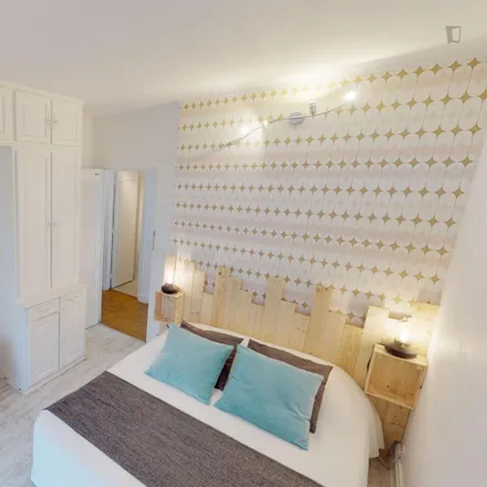 Rent this 3 bed room on 50 Rue de la Justice in 75020 Paris, France