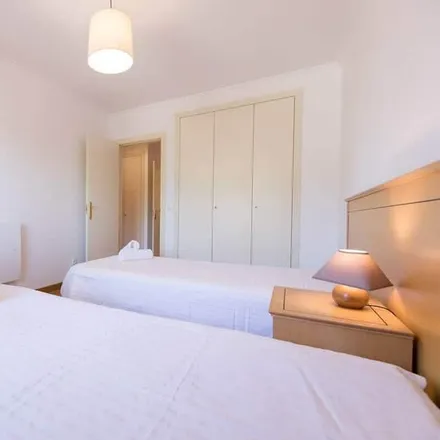 Rent this 2 bed apartment on Aroeira (Av Belverde 1) in Avenida do Mar, 2820-567 Almada