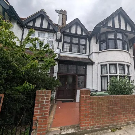 Rent this 6 bed duplex on 31 Belmont Hill in London, SE13 5AY