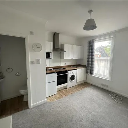 Rent this 1 bed apartment on 40 Arthur Road in Southampton, SO15 5DY