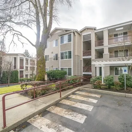 Image 3 - 1899 134th Avenue Southeast, Bellevue, WA 98005, USA - Condo for sale