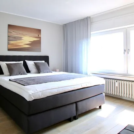 Rent this 3 bed apartment on Spichernstraße 55 in 50672 Cologne, Germany