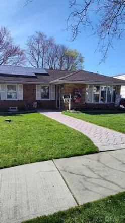 Buy this 3 bed house on 123 Garden Terrace in Edison, NJ 08817