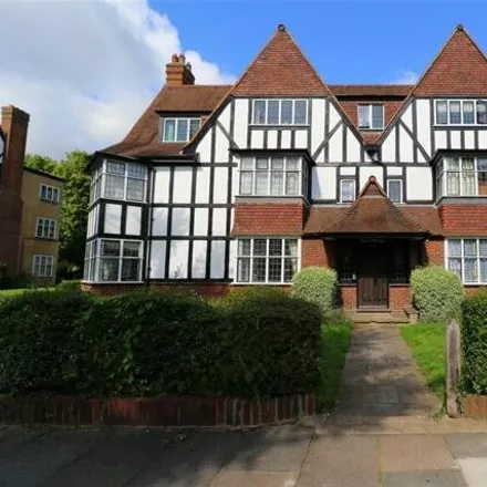 Buy this 3 bed apartment on Acton Yochien School in Links Road, London