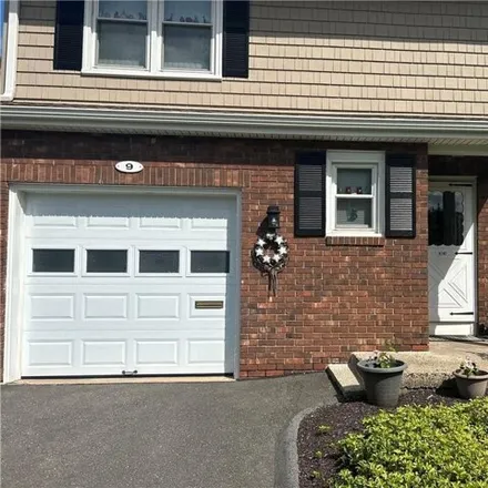 Rent this 3 bed townhouse on 21 Thorne Road in West Hartford, CT 06110