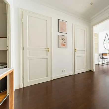 Image 7 - 19 Rue Greuze, 75116 Paris, France - Apartment for rent