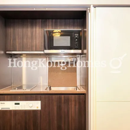Image 4 - China, Hong Kong, Hong Kong Island, Sheung Wan, Castle Road 3, McDonald's - Apartment for rent