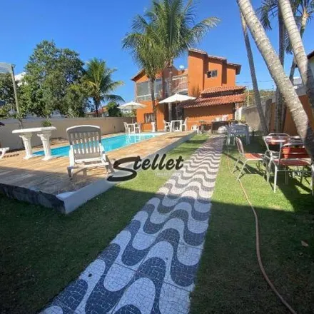 Buy this 8 bed house on Rua Alexandre Barbosa in Recreio, Rio das Ostras - RJ