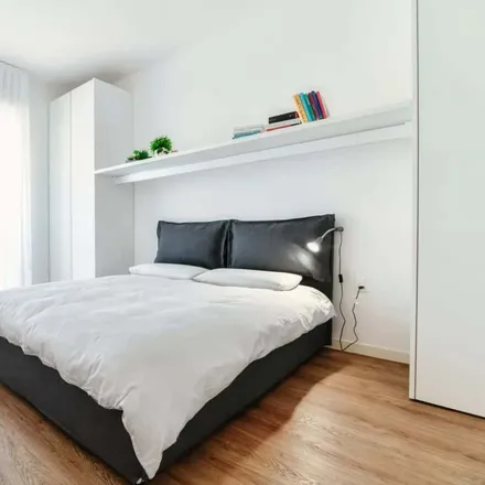 Rent this 1 bed apartment on La Pizzaccia in Viale Franklin Delano Roosevelt, 22100 Como CO