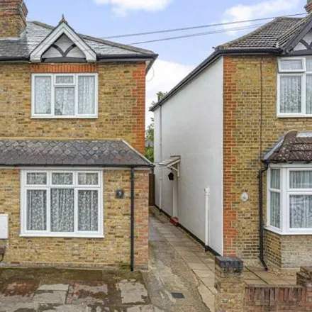 Buy this 3 bed duplex on Mayo Road in Walton-on-Thames, KT12 2QA