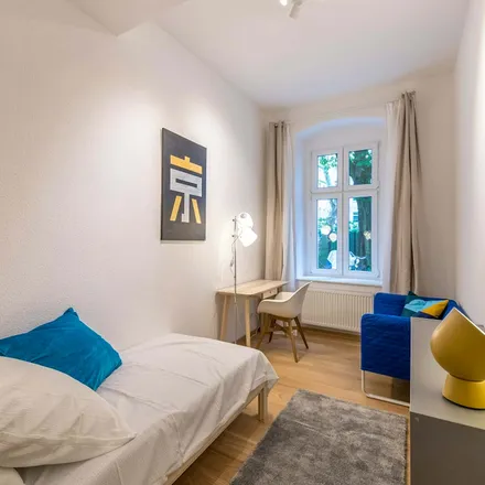 Rent this 1 bed room on Gesellschaft für Psychosoziale Gesundheitsförderung bei Migrantengruppen in Schivelbeiner Straße 6, 10439 Berlin