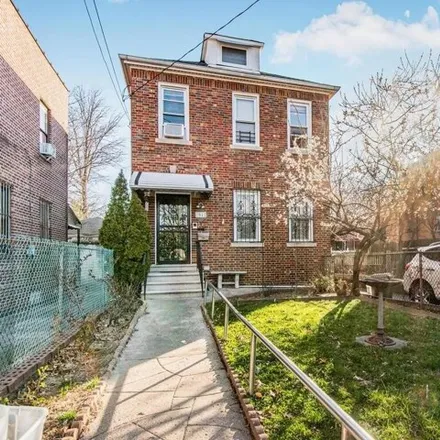 Buy this 4 bed house on 2912 Eastchester Road in New York, NY 10469