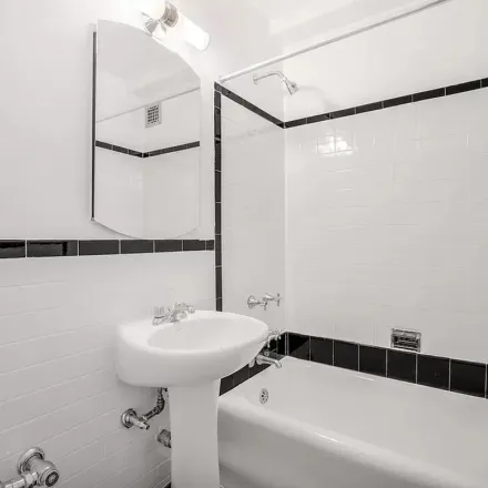 Image 7 - 820 2nd Avenue, New York, NY 10017, USA - Apartment for rent