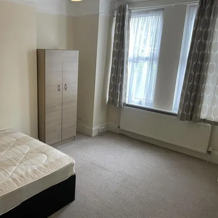 Image 7 - Parkfield Road, Willesden Green, London, NW10 2BG, United Kingdom - Townhouse for rent