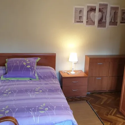 Rent this 5 bed room on Calle Espejo in 14, 37007 Salamanca