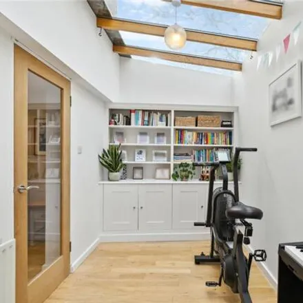 Image 4 - 29 Cleveland Road, London, SW13 0AA, United Kingdom - House for sale