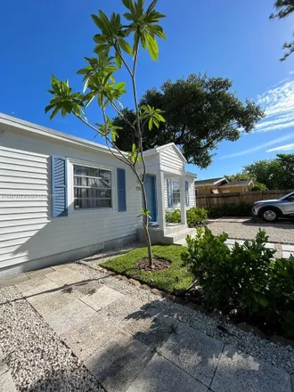 Image 1 - 417 Southeast 22nd Street, Fort Lauderdale, FL 33316, USA - House for rent