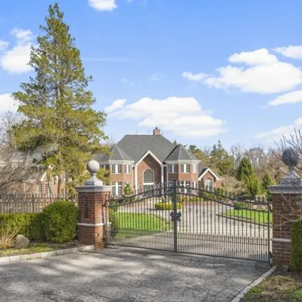 Buy this 6 bed house on 290 Central Drive in Village of Briarcliff Manor, NY 10510