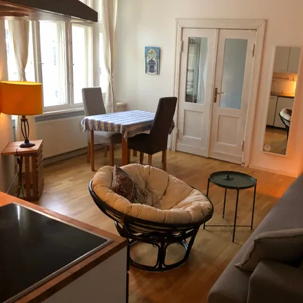 Rent this 2 bed apartment on Chodowieckistraße 25 in 10405 Berlin, Germany
