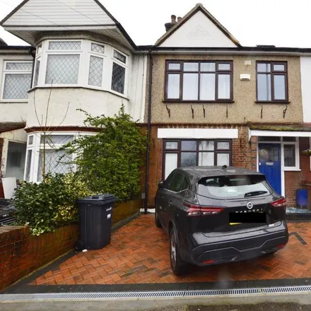 Rent this 4 bed townhouse on Frimley Road in South Park Drive, Loxford