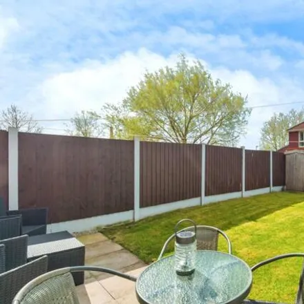 Image 9 - Vulcan Close, Liverpool, L19 8HG, United Kingdom - Townhouse for sale