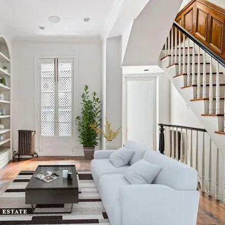 Rent this 4 bed townhouse on 58 Downing Street in New York, NY 10014