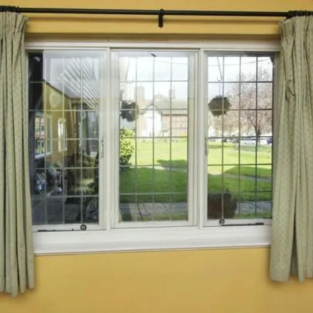 Image 5 - 37 Queen Mary's Drive, Port Sunlight, CH62 5EB, United Kingdom - Townhouse for sale