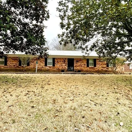 Buy this 3 bed house on 2001 Tuscola Drive in Grenada, MS 38901