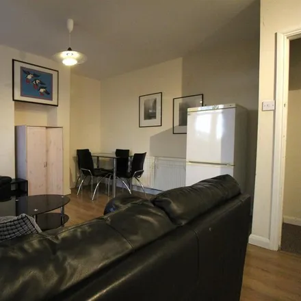 Image 3 - 501 Filton Avenue, Bristol, BS7 0LR, United Kingdom - Townhouse for rent