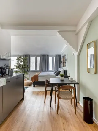 Rent this studio apartment on Hakan's Friseursalon in Schmidtstedter Straße 27, 99084 Erfurt