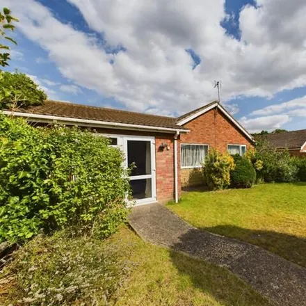 Buy this 4 bed house on Benson Crescent in Abingdon Avenue, Lincoln