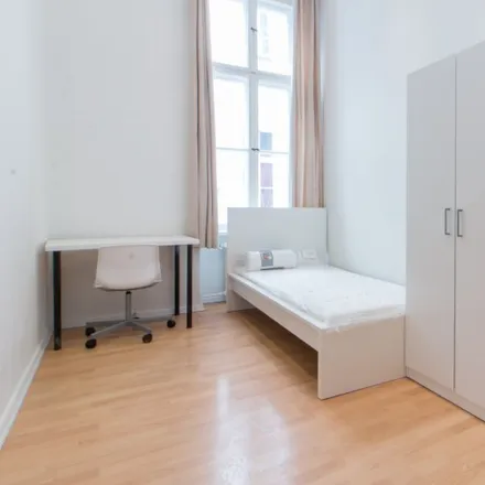 Rent this 3 bed room on Potsdamer Straße 106 in 10785 Berlin, Germany
