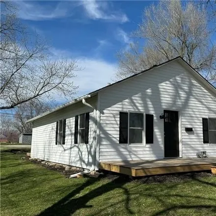Buy this 2 bed house on 860 West 2nd Street in Cameron, MO 64429