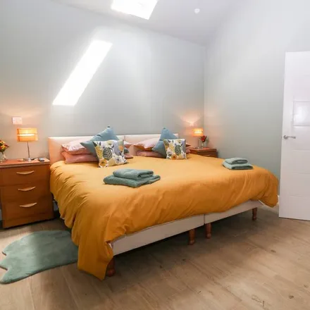 Rent this 2 bed townhouse on Llanwnda in LL54 7YW, United Kingdom