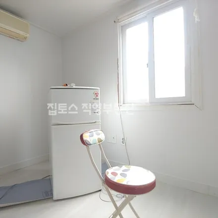 Rent this studio apartment on 서울특별시 마포구 염리동 27-110