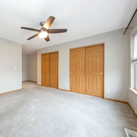 Image 3 - 708 Woodewind Drive, Naperville, IL 60563, USA - Loft for rent