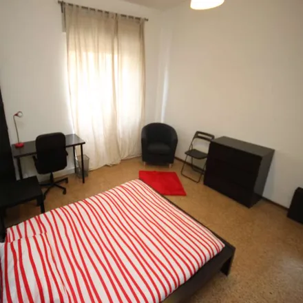 Rent this 4 bed room on Via Stadera in 19, 20141 Milan MI