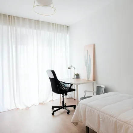 Rent this 8 bed room on Lladró in Carrer del Poeta Querol, 46002 Valencia