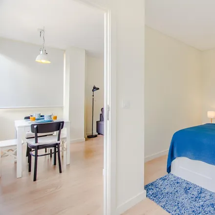 Rent this 1 bed apartment on Hong Kong Grande Pálacio in Rua de Gonçalo Cristóvão 252, 4000-266 Porto