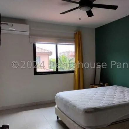 Rent this 3 bed house on Calle 125 Este in Llano Bonito, Juan Díaz